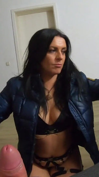 Uzun çizmeler ve seksi kıyafetler giyerken ceketlerime çok fazla boşalma 212
