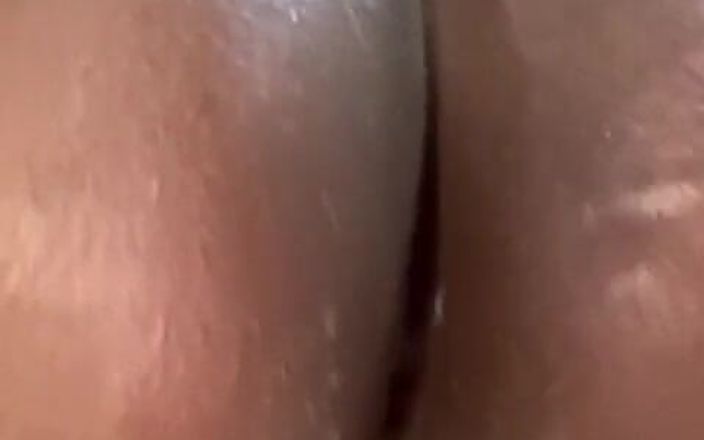 Nasty_hotbabe: Cô gái da đen dễ thương với cặp mông to tròn...