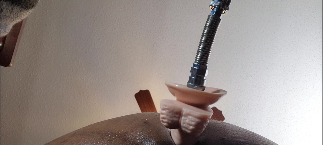 Sex Machine Fucks Me. Huge Dildo (Truestarr)
