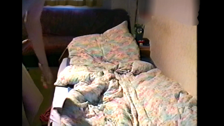 Mark Hannes: स्ट्रिप शो और बिस्तर पर कूदना हस्तमैथुन