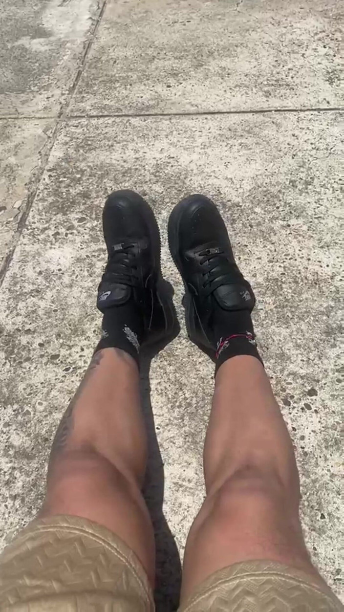 Mr Feet Colombia: Caminando Por El Castillo Decartagena Y Me Quito Lo Zapatos...