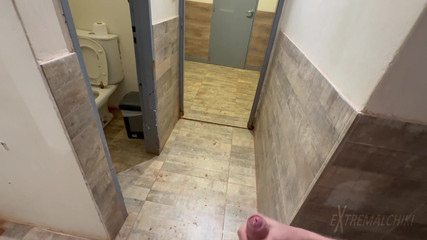 Extremalchiki: Spor salonu soyunma odası twink mastürbasyon