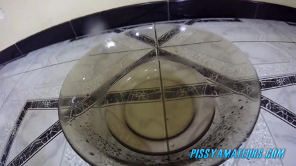 Pissy Amateurs: Beautiful girl fill a bowl