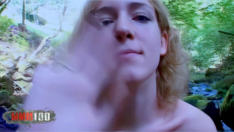 MMM100: Axelle-Laroche: Si blonde cantik Axelle Laroche Menangkis pakaian di tepi...
