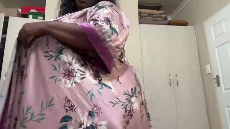 Legendary Booty Overdose: Busty BBW Stripteasing &amp; Moaning Fetish