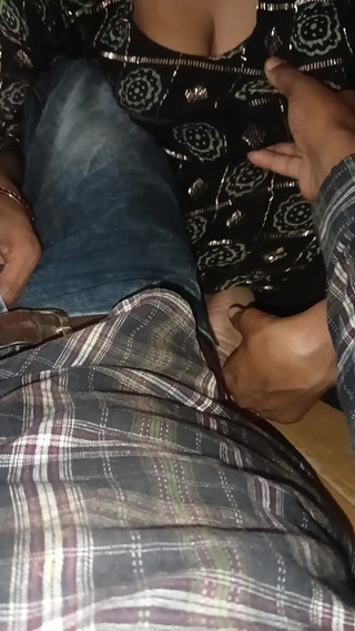 Bhabhi UP: Hoy tengo intención de tomar a mi hermanastro