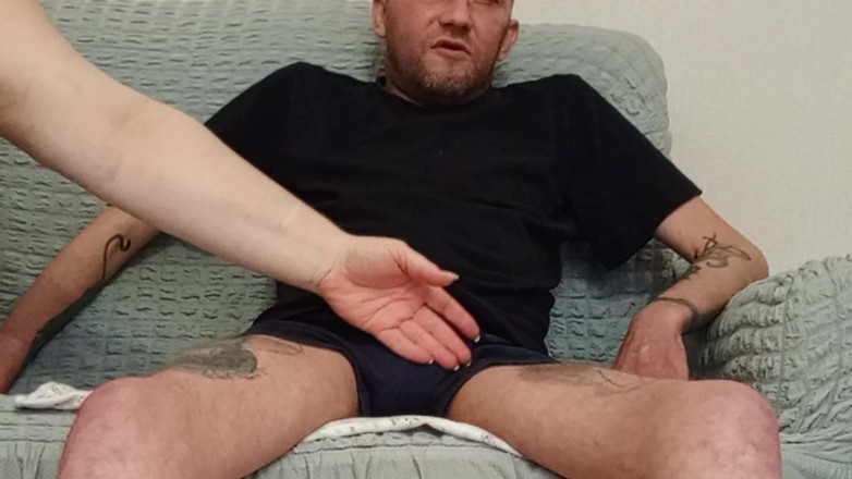 Zona901: 继母吞下所有的精液