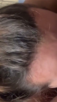 Femboy kriegt den schwanz seines mannes in den hals