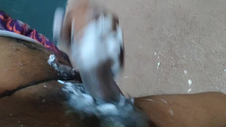 World simon: Un grande cazzo che si sega