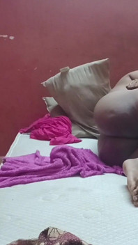 Ateşli Orta Yaşlı Seksi Kadın Kocasını Aldatıyor Ve Komşusuyla Sikişiyor