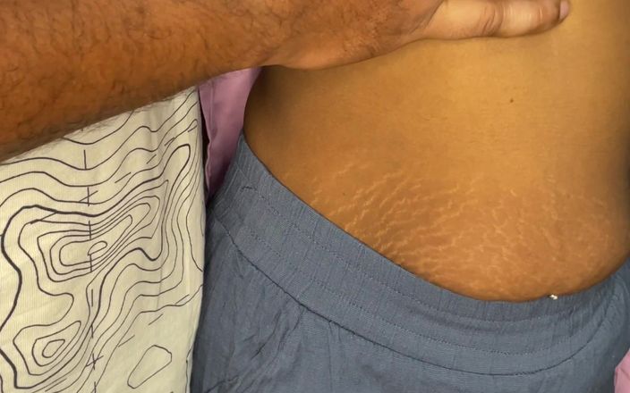 Desi girl riya: Gadis kampus perawan mallu India pertama kali mencoba seks anal