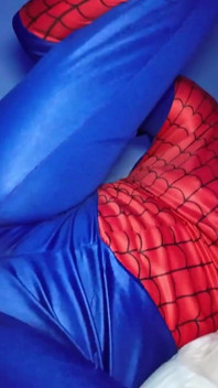 Örümcek kadın cosplay fahişesi aşağılanmış