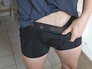 GerMAN piss: Piss in Underwear