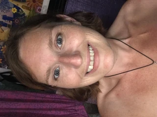 MistressWriggler: Innocently Playing with My Pubes and Piercing Whilst Watching Late...