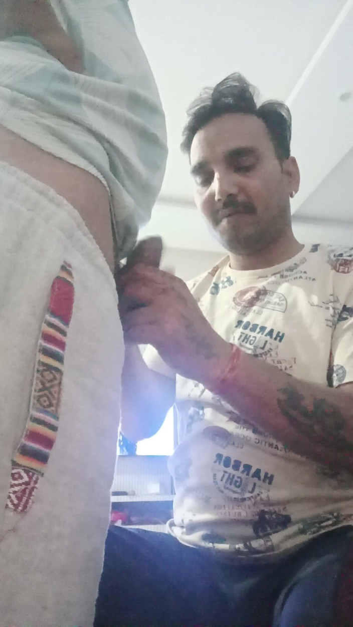 Rajasthani-old-lover: Desi man njuter av sex med grannens styvfar och arméofficers...