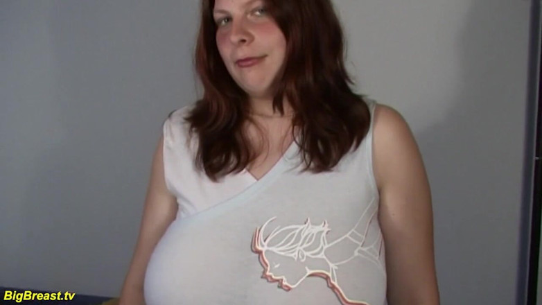 Big Breast: 角質赤毛BBWティーン演劇とともに彼女の極端なモンスターおっぱい