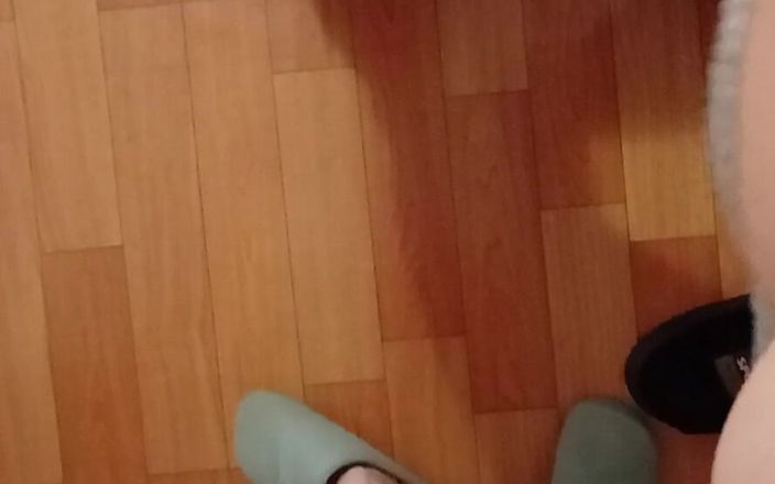 Lesbian-candys: Trei studente lesbiene se masturbează și ejaculează rapid