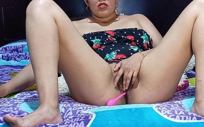 Katerine: Dotýkám se sama sebe Když jsem sama doma, část 1