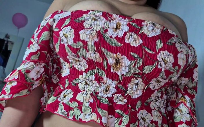Pikaa6: 性感人妻对着肮脏的相机说话