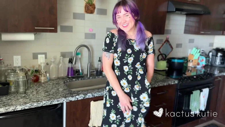 kactus kutie: POV 1st Date Pees in Your Sink