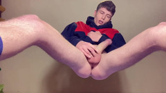 Craig Kennedy: POV od dołu: Chudy Twink's Huge Uncut Dick Swings & Szarpanie...