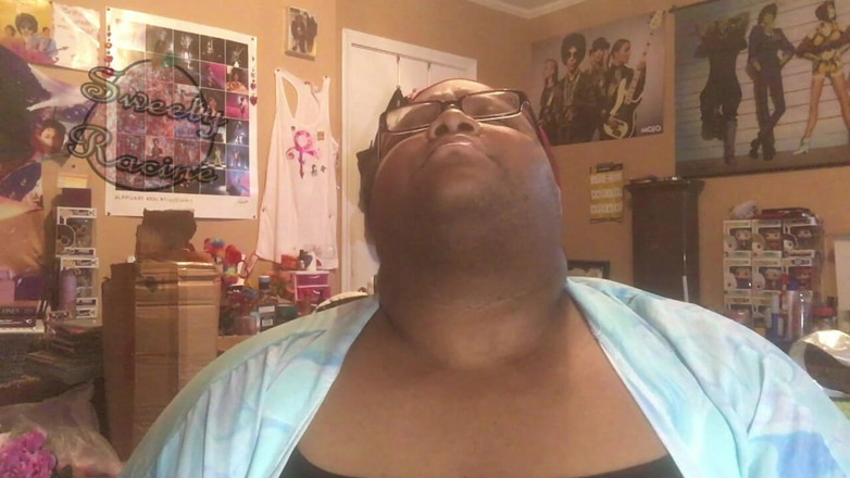 Sweety Racine: SSBBW zjada przekąski