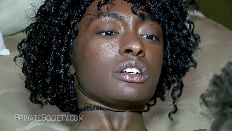 Private Society: Hodowla Darlene