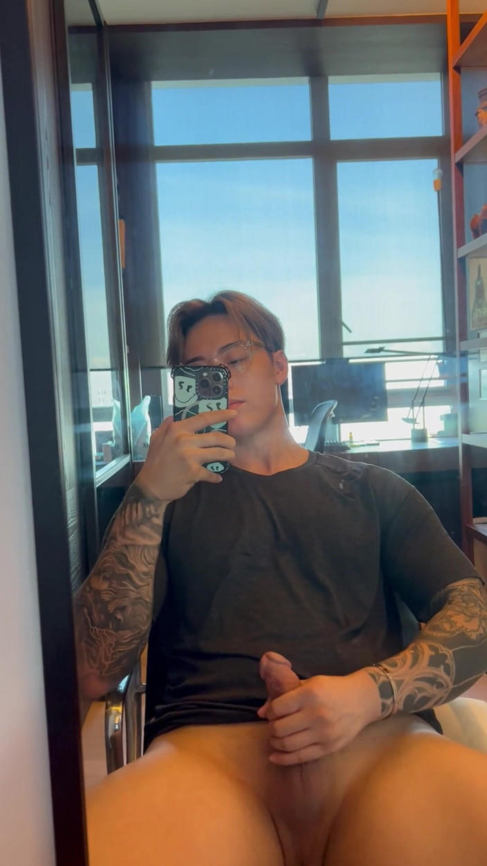Tituslow: Asian Teen Jerks off Secretly in Study Room