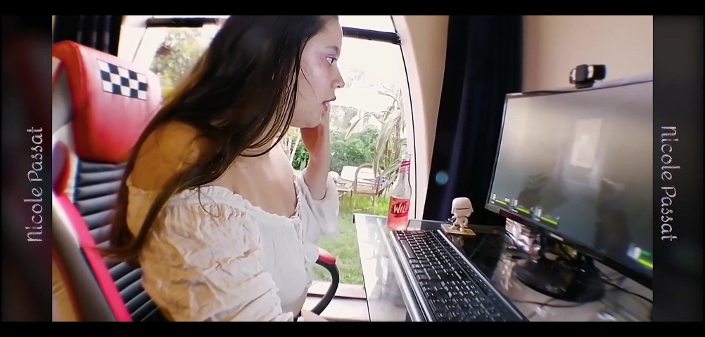 Hello There, It Is My First Time Trying This Game... I Look so Dumb Trying to Learn How to Play, Haha! I Decided to Make Things (Nicole Passat)