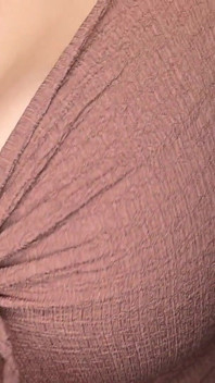 POV surpris en train de jouer avec vous-même : une femdom douce te baise en guise de punition
