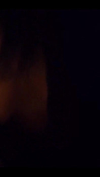 Ich wurde eine Woche lang nicht gefickt. Ich brauche wilden sex. ein mann, der mir einen starken blowjob gibt, mich in meinen mund fickt, macht mich