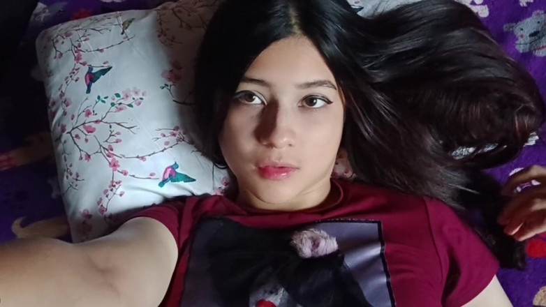 Yuli and tony: Kolumbijka dotyka swojej cipki i jej dużych piersi