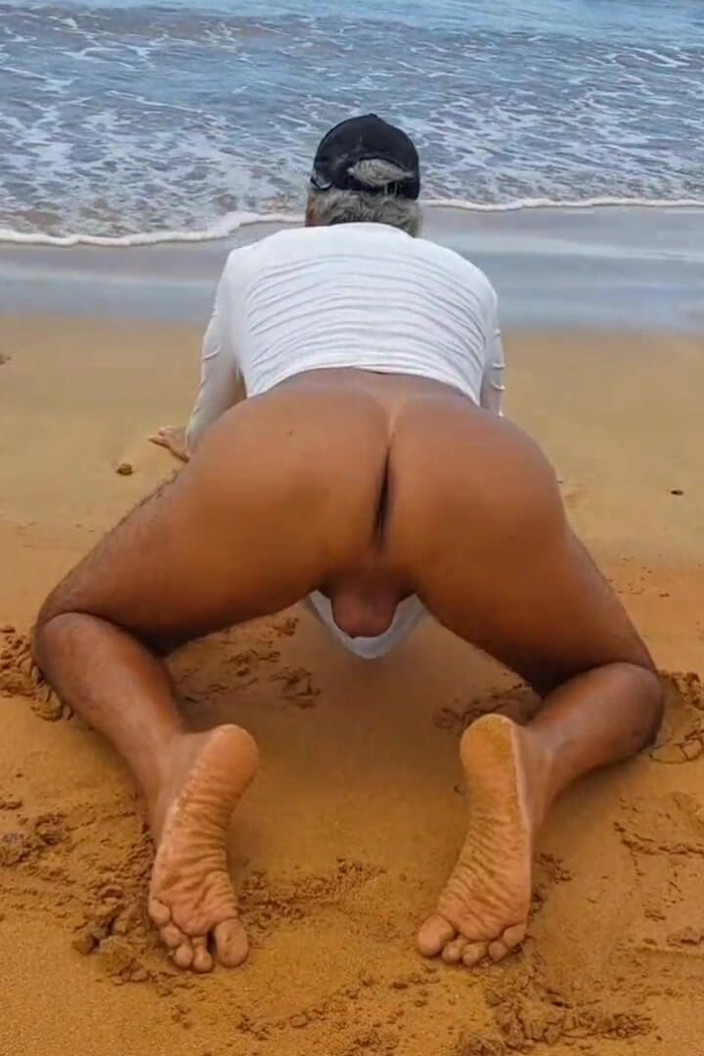 Ladysilvas: Ladysilva Hot Ass on the Beach Come Fuck My Ass...