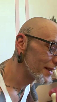 与恋物癖夫妇羞辱鞭打