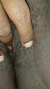 Vídeo completo: Indiana usa vibrador para orgasmo com suco de buceta