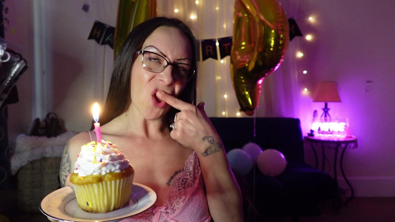 Raven Willow: Candela a lume di candela e voglie di cupcake
