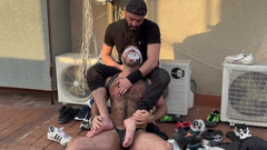 The Bearded Master: Sneakers & voetfetisj. Bebaarde meester & Kike Gil.