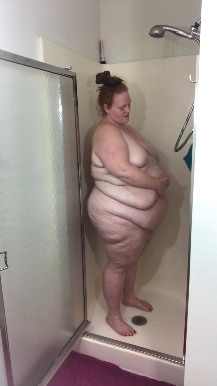 Julie Ginger: Chuveiro de corpo inteiro