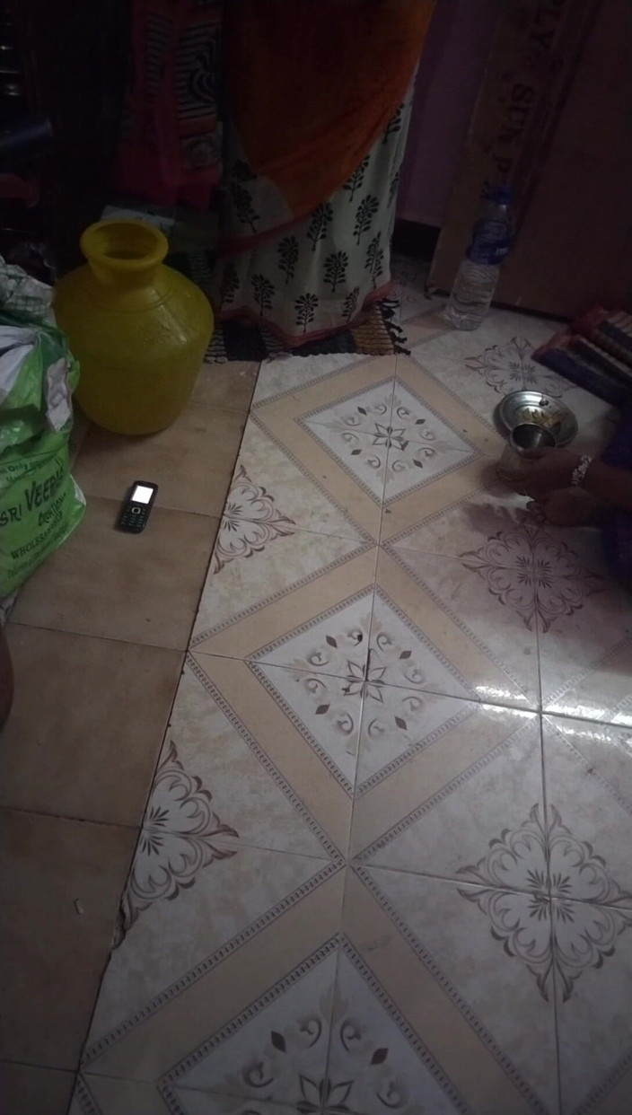 Tamil lesbian: タミル語のダーティー・トーキング・アウト・セックス