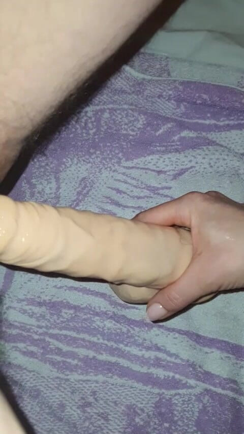 Skowirowi: Complications. Une femme encule son mari avec un gros gode