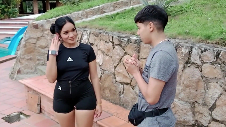 Samanthaa: Personlig tränare med stor kuk äter min fitta - porr på engelska