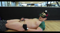 barenakedboy: di gym.