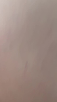 Nevlastní dcera jde oblečená jako děvka! Nevlastní otec ji nemůže nechat jít takhle a tvrdě ji šuká!