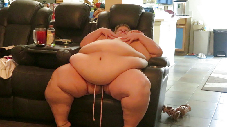 BBW nurse Vicki adventures with friends: Ssbbw lucki lexxi抚摸她的大肚子