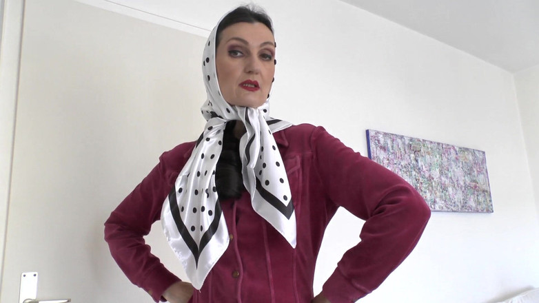 Lady Victoria Valente: Dimostrazione Bella Sciarpa In Raso, JOI, Lady Victoria Valente