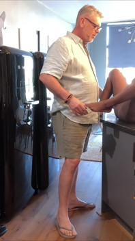 The Apron Affair- Sexy MILF Gets Her Pussy Tasting Like Cheesecake