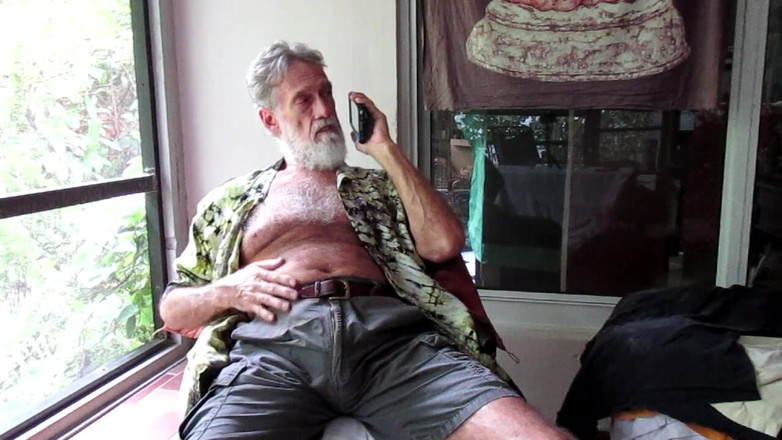 Mr hairy gardener: Phoneexpt1