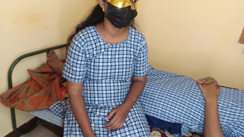 Pushpa studio: Uniforme universitária