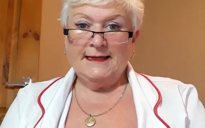 Uk Joolz: Nurse Joolz at your service!