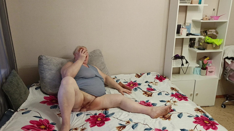 Zona901: Macecha masturbuje kundičku po práci